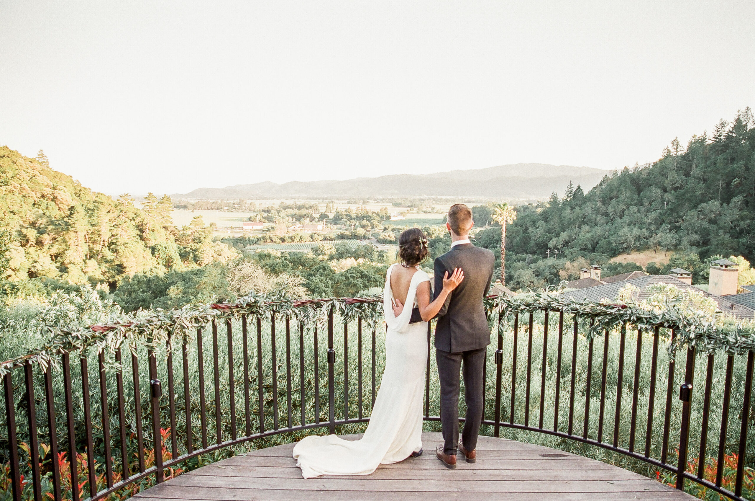 newly weds overlooking napa valley